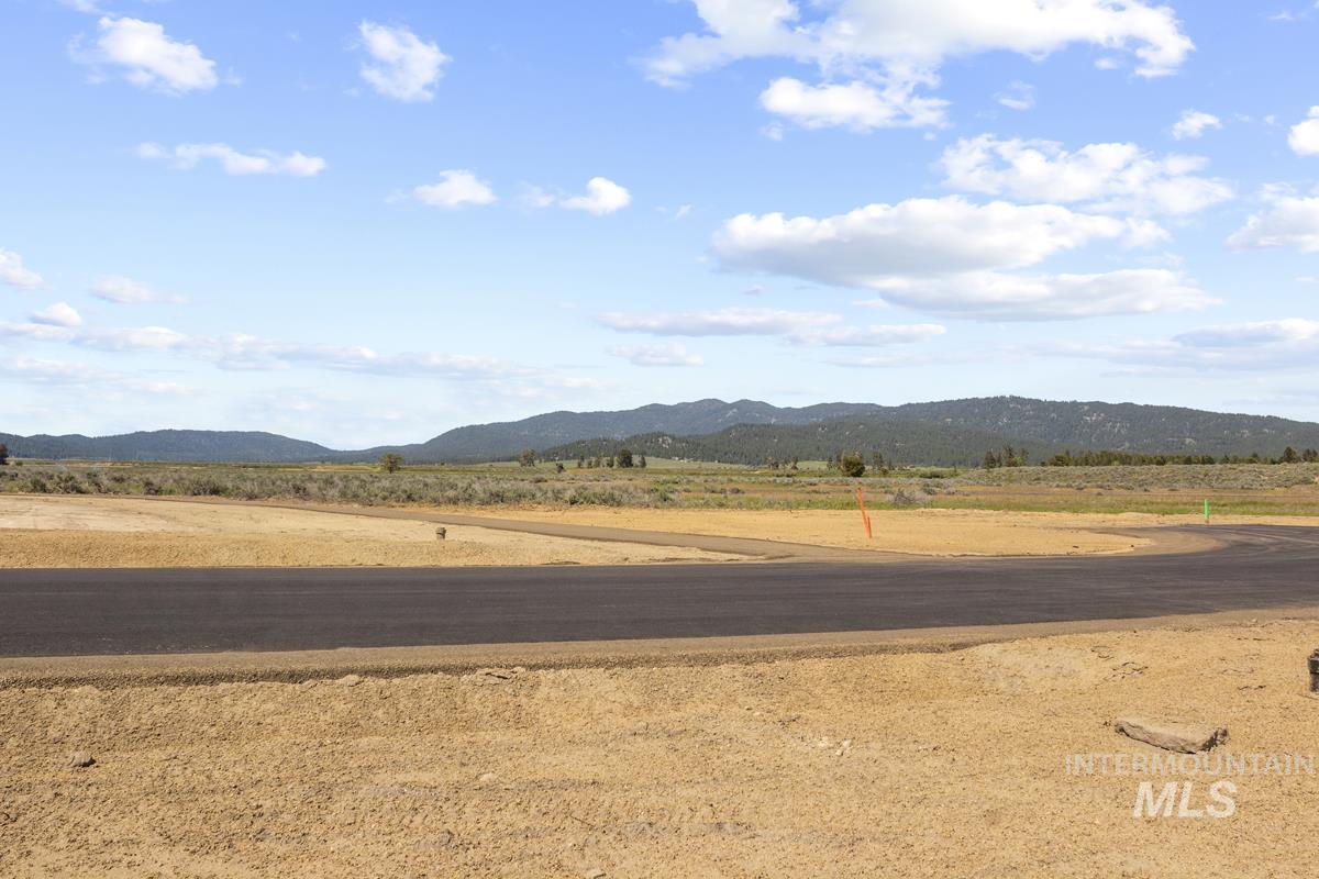 L2 B1 Lazy River Street