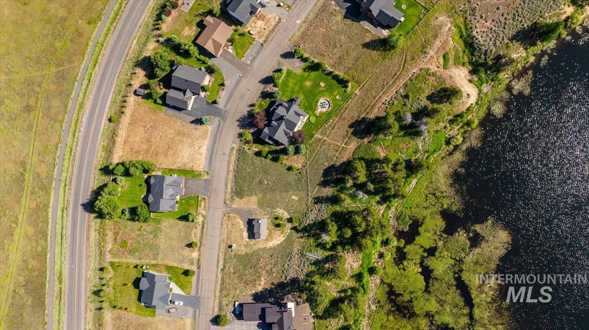 Aerial view of property and surrounding area
