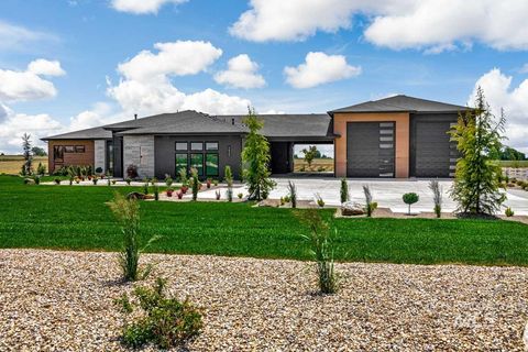 Photo of 9835 Meadow Park Blvd, Middleton, ID 83644 (MLS # 98972573)