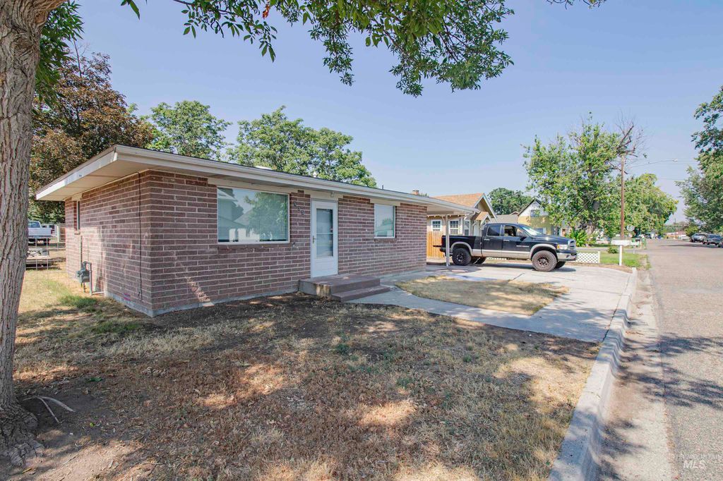 Photo of 535 N 2nd Street, Payette, ID 83661 (MLS # 98959612)