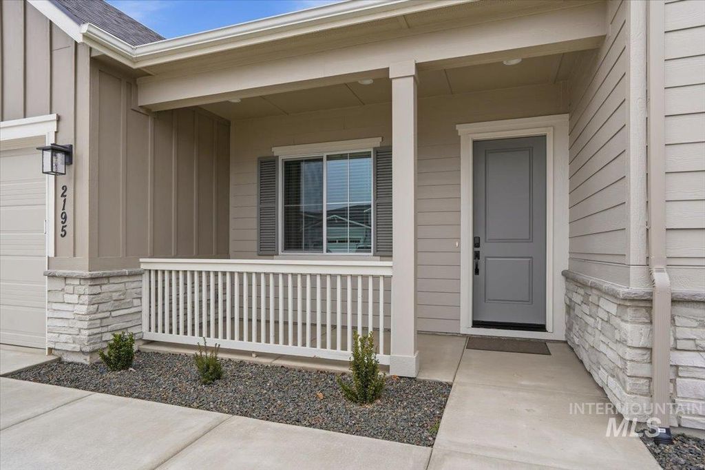 Photo of 2195 N Kenora Ave, Star, ID 83669 (MLS # 98972450)