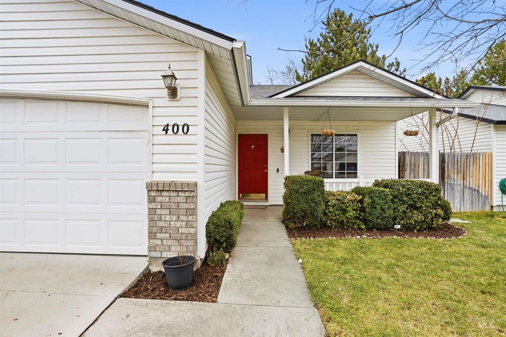 Photo of 400 W Case St, Kuna, ID 83634 (MLS # 98974685)