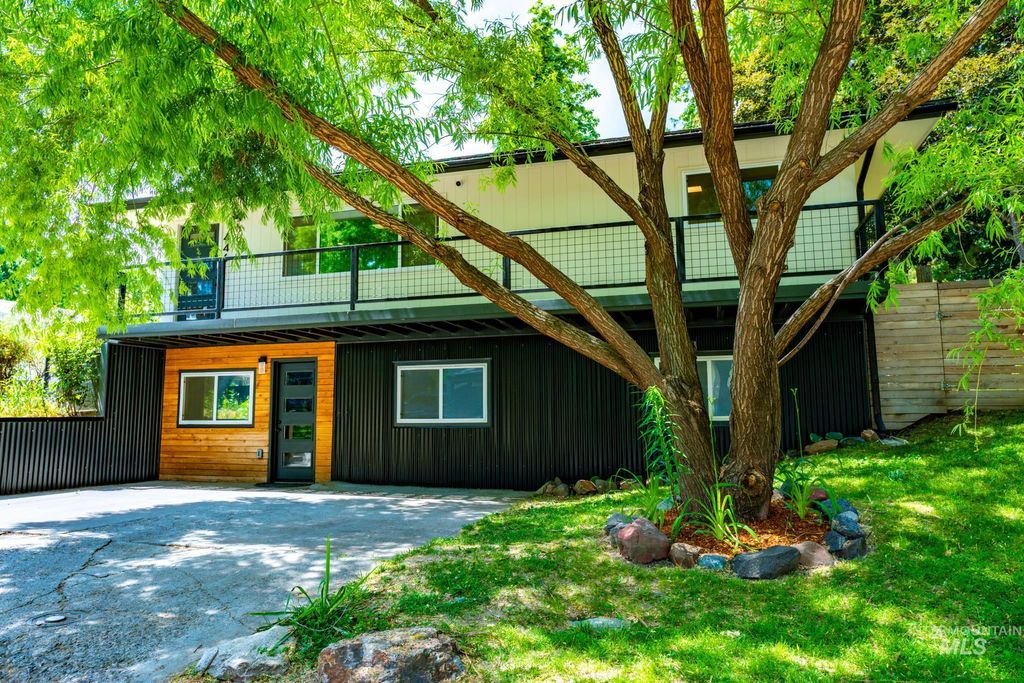 Photo of 446 Perry Dr, Payette, ID 83661 (MLS # 98988100)