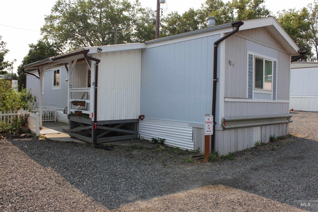 Photo of 631 Preston Avenue #12 F, Lewiston, ID 83501 (MLS # 98997720)