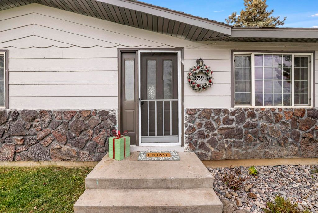 Photo of 1859 Elmwood Road, Gooding, ID 83330 (MLS # 98969603)