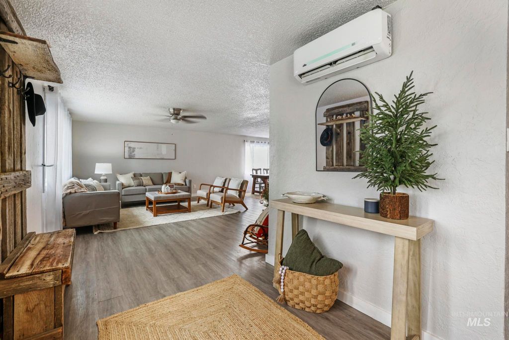 Photo of 1859 Elmwood Road, Gooding, ID 83330 (MLS # 98969603)