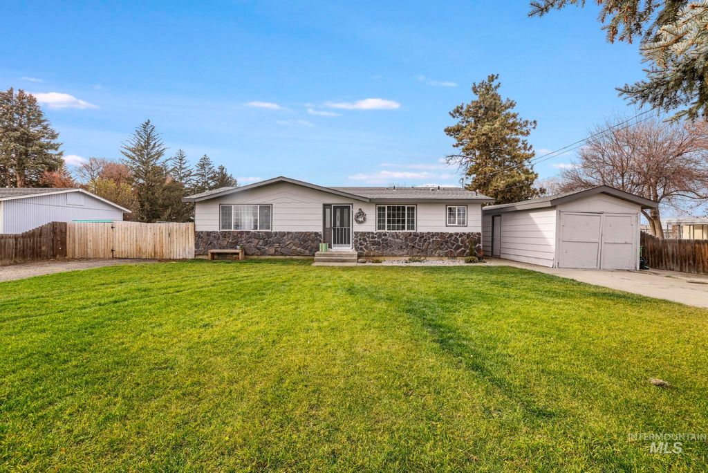 Photo of 1859 Elmwood Road, Gooding, ID 83330 (MLS # 98969603)