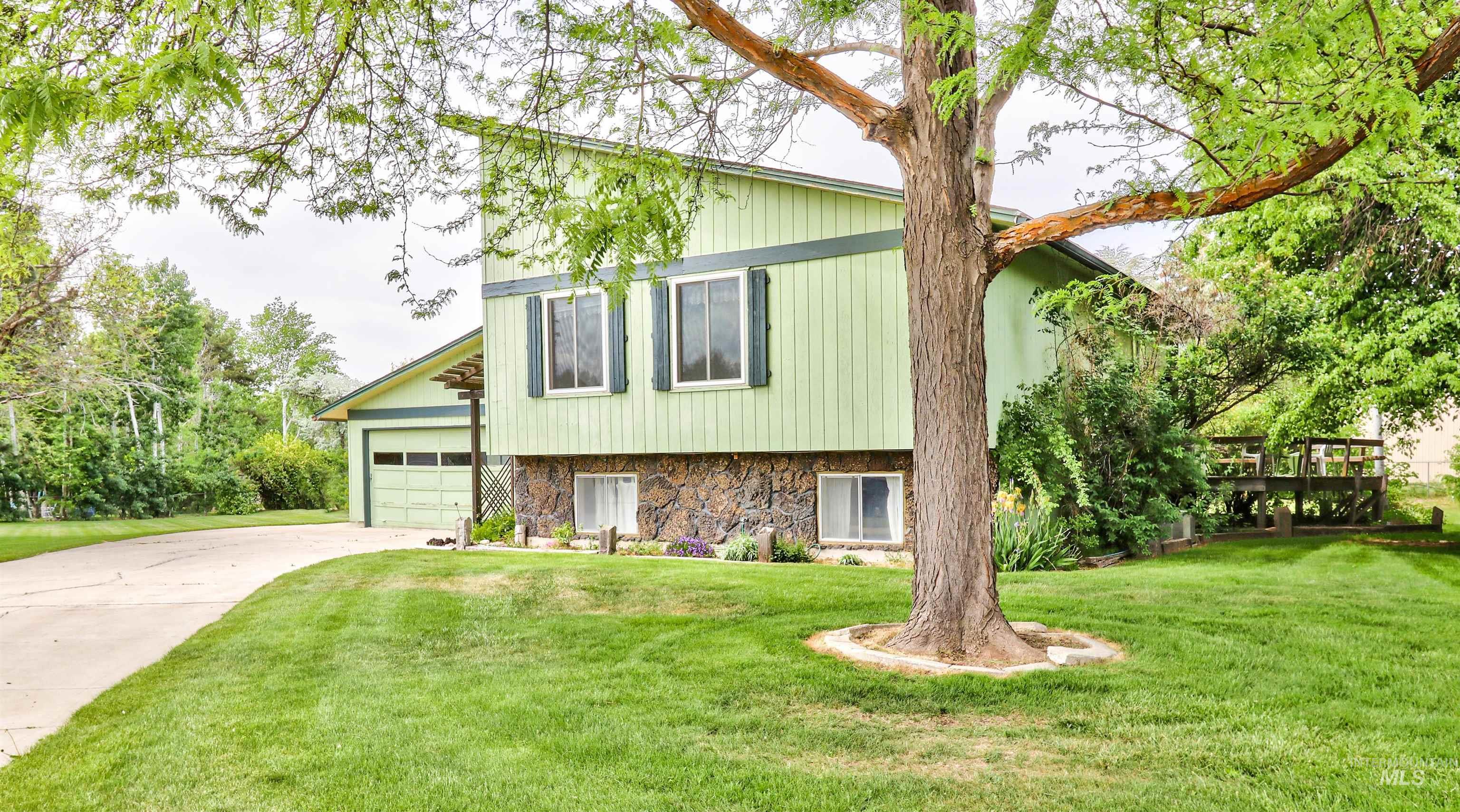 3947 W Genesee Ct