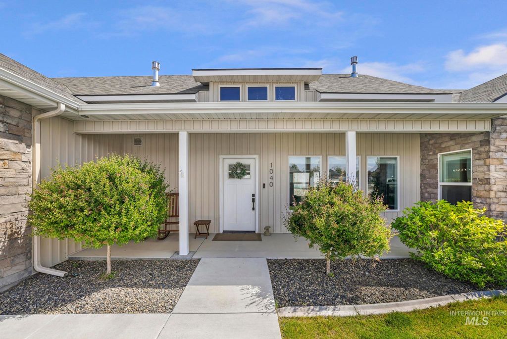 Photo of 1040 Blueridge Dr, Kimberly, ID 83341 (MLS # 98987461)