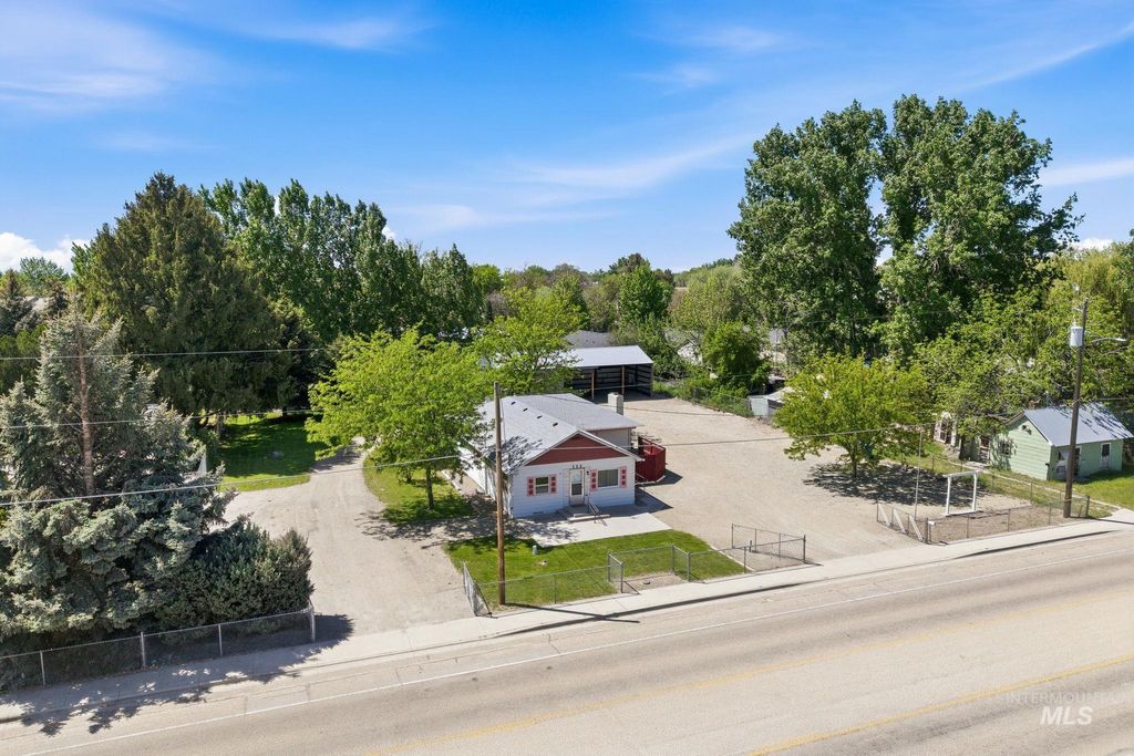 Photo of 222 S Middleton Road, Middleton, ID 83644 (MLS # 98985236)
