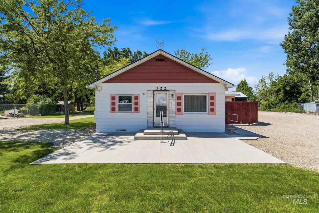 Photo of 222 S Middleton Road, Middleton, ID 83644 (MLS # 98985236)