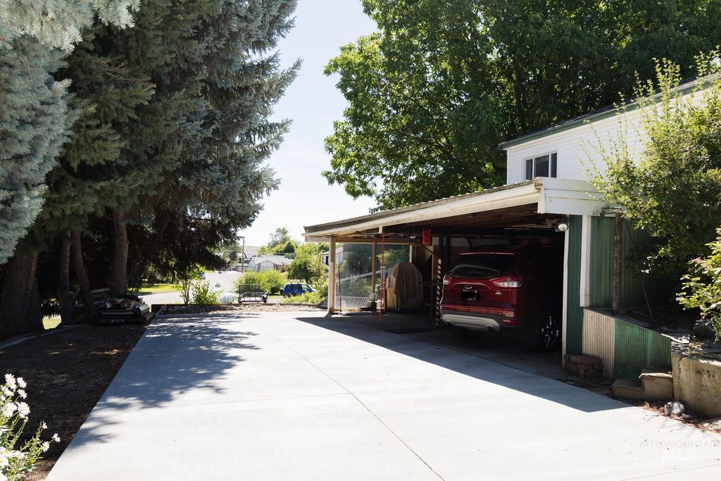 Photo of 148 N 20th St, Payette, ID 83661 (MLS # 98953234)