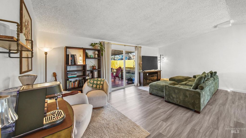 Photo of 431 Buckingham Drive, Twin Falls, ID 83301 (MLS # 98972005)