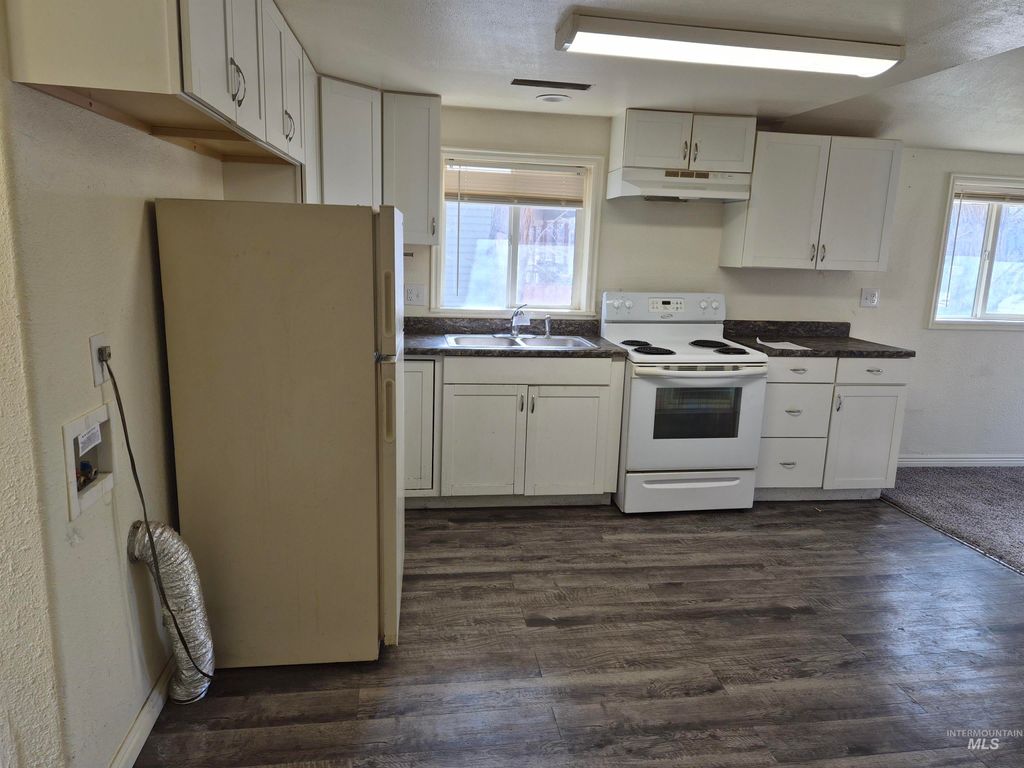 Photo of 682 Randolph Ave, Pocatello, ID 83201 (MLS # 98975839)