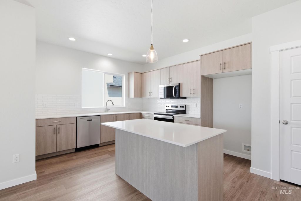 Photo of 4266 N Camp Creek Ave, Meridian, ID 83646 (MLS # 98983682)