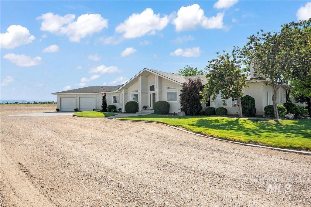 Photo of 17369 Beet Rd, Caldwell, ID 83705 (MLS # 98964731)