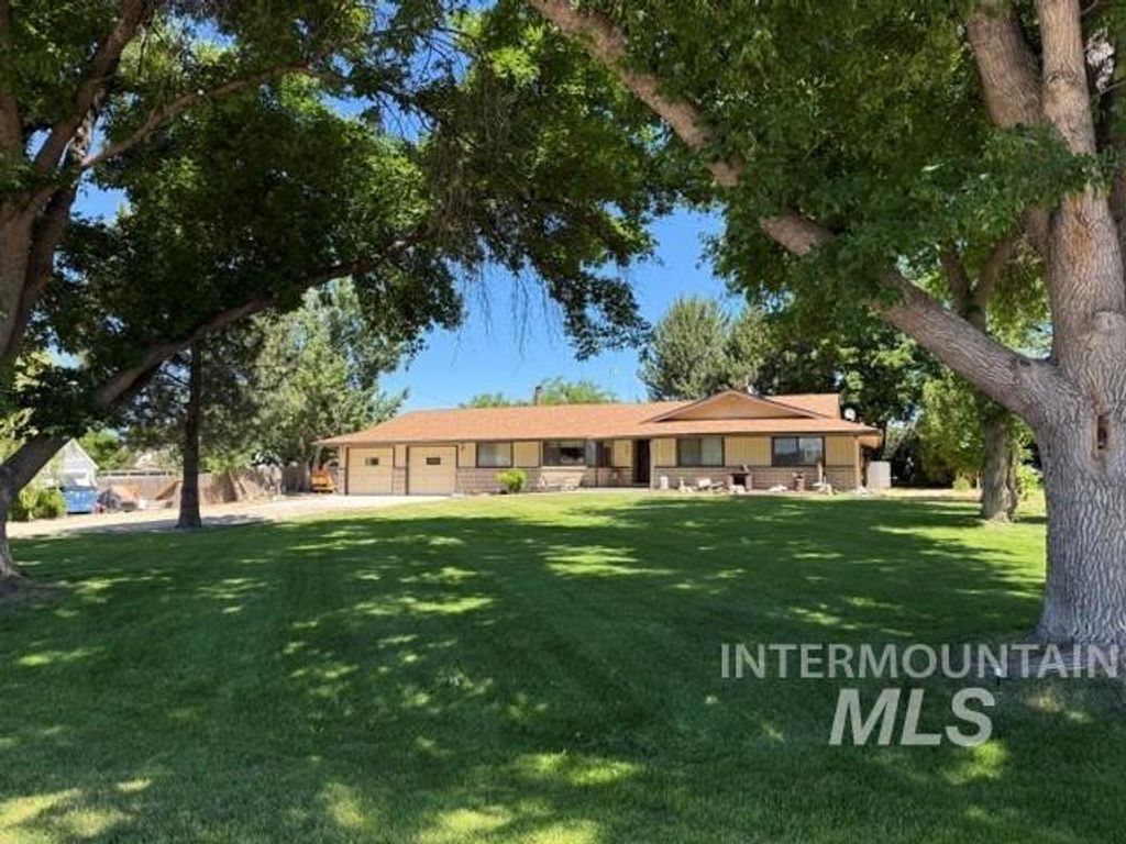Photo of 8862 Ponderosa Dr, Nampa, ID 83686 (MLS # 98990009)