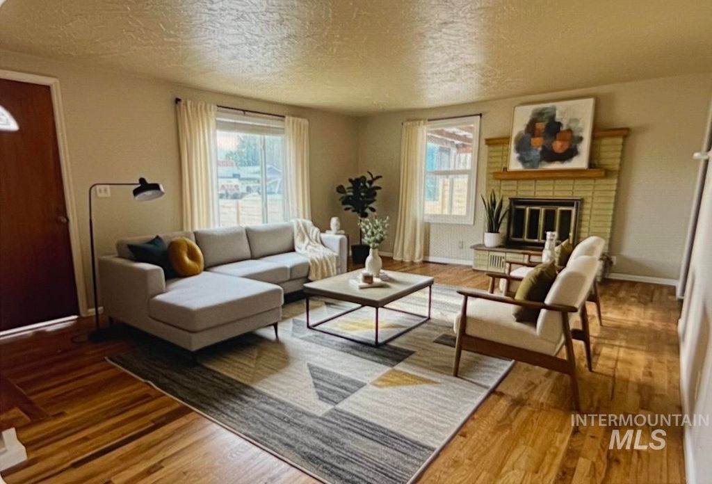 Photo of 1821 Willow Street, Caldwell, ID 83605 (MLS # 98970834)