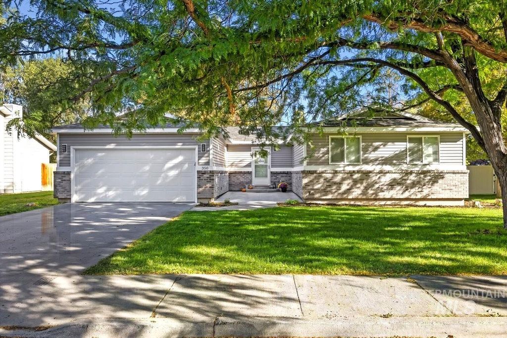 Photo of 350 Crestview Dr, Twin Falls, ID 83301 (MLS # 98966653)