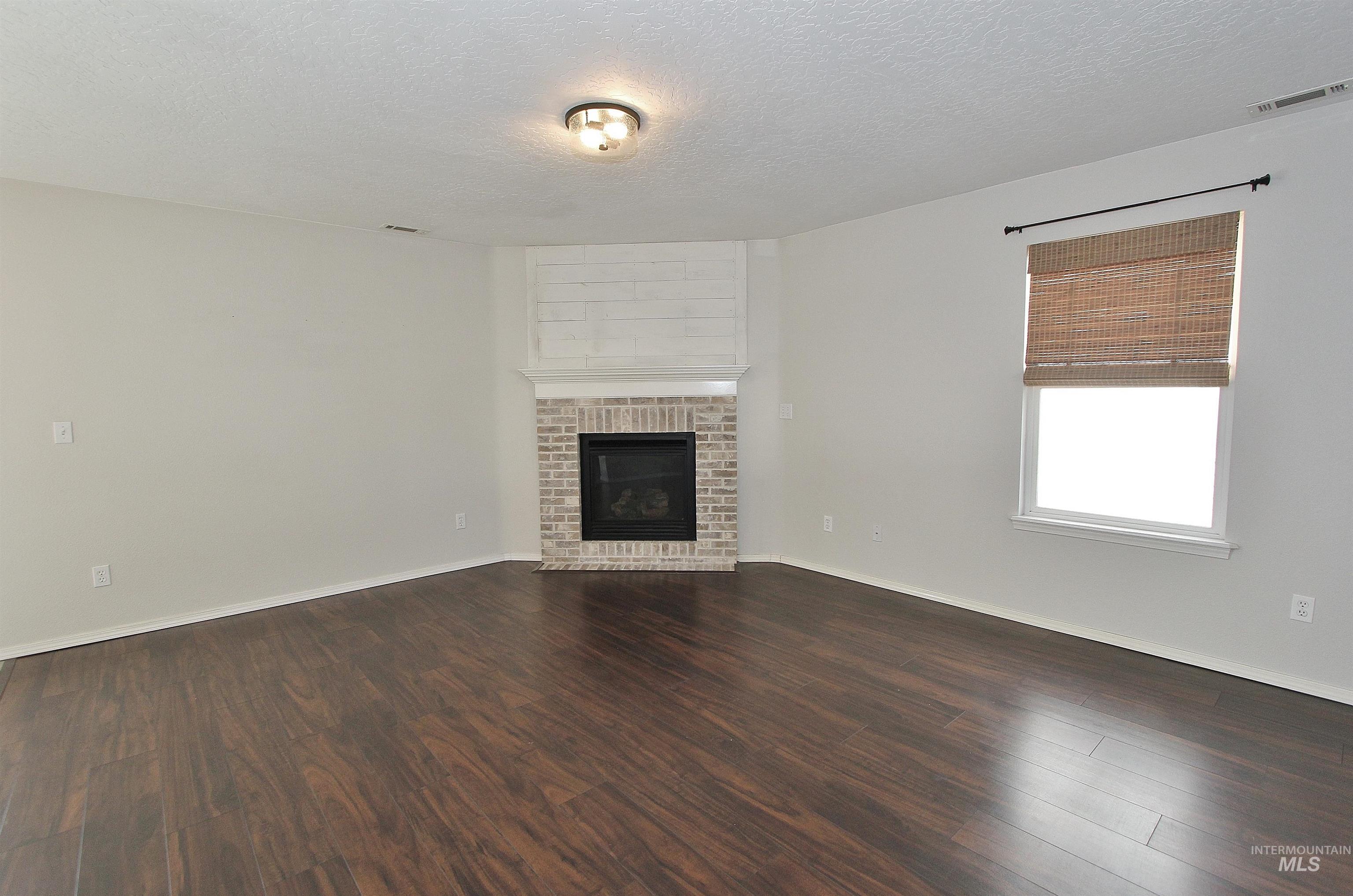 3012 Arcadian Dr