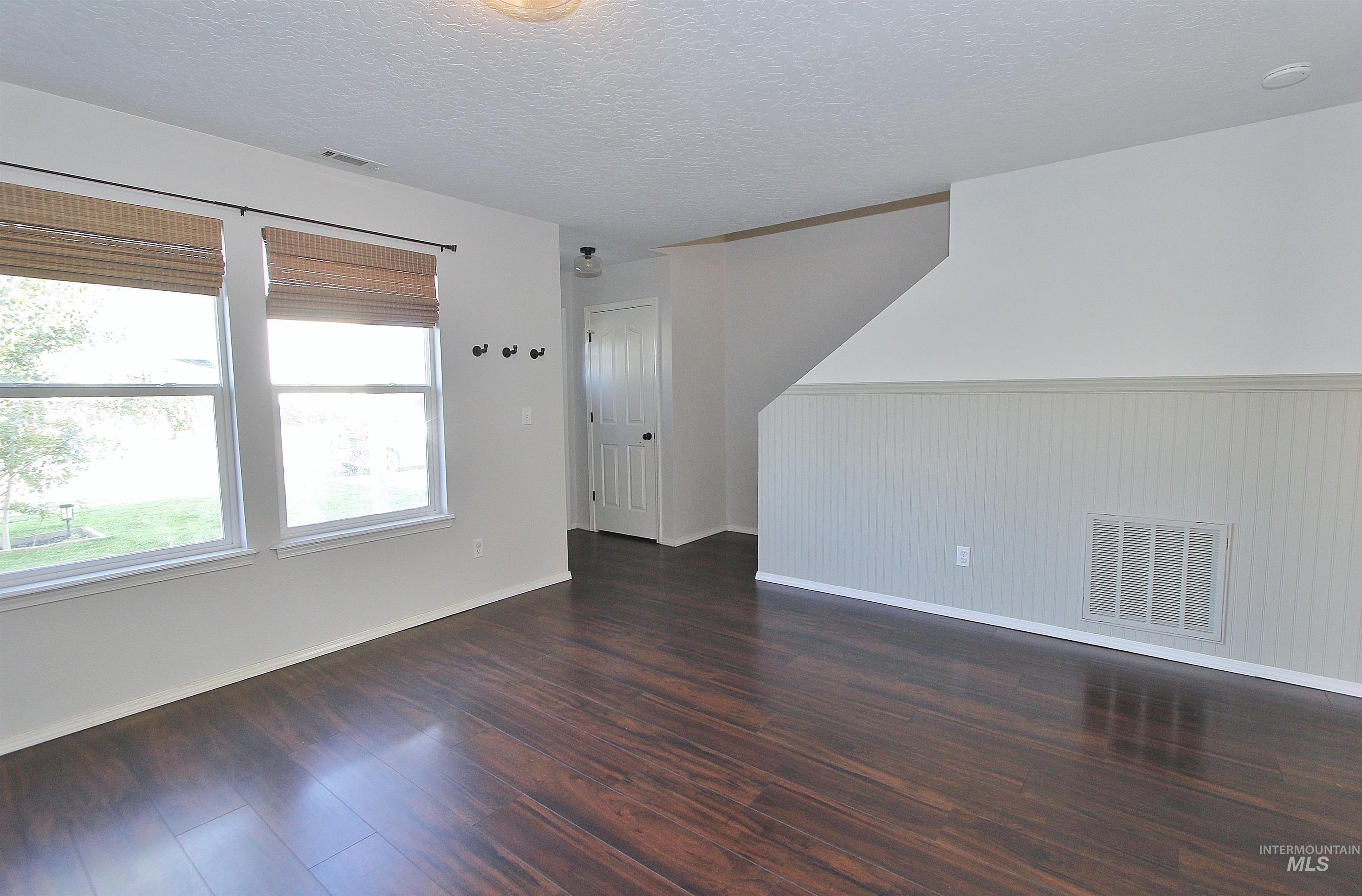 3012 Arcadian Dr
