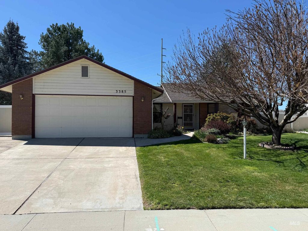 Photo of 3385 N Creswell Way, Boise, ID 83713 (MLS # 98980756)