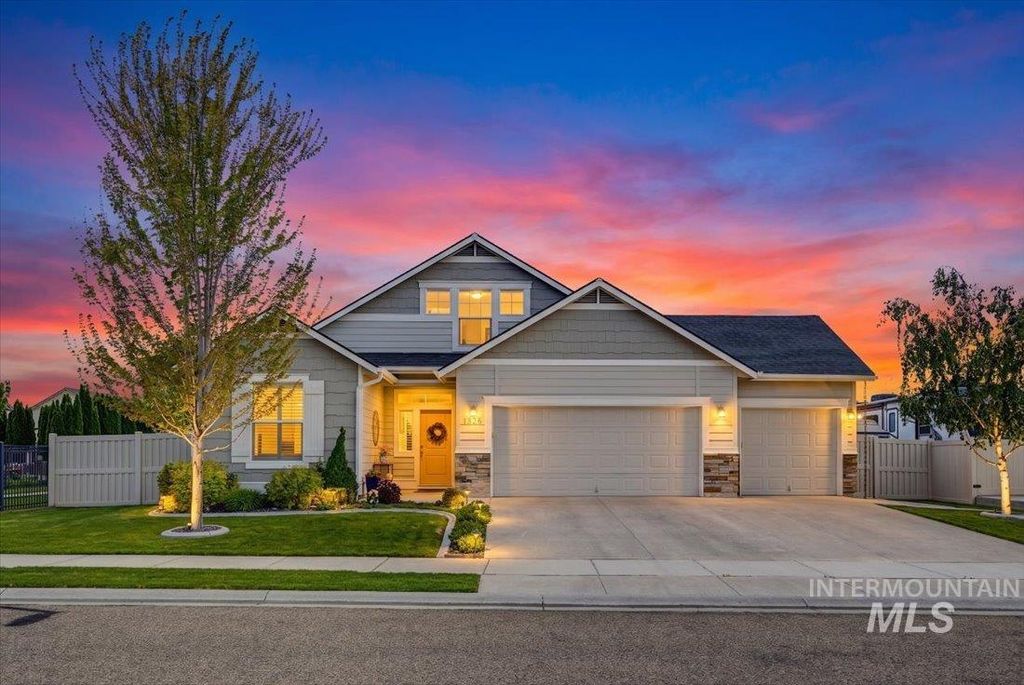 Photo of 15653 Bridgeton Ave, Caldwell, ID 83607 (MLS # 98984407)
