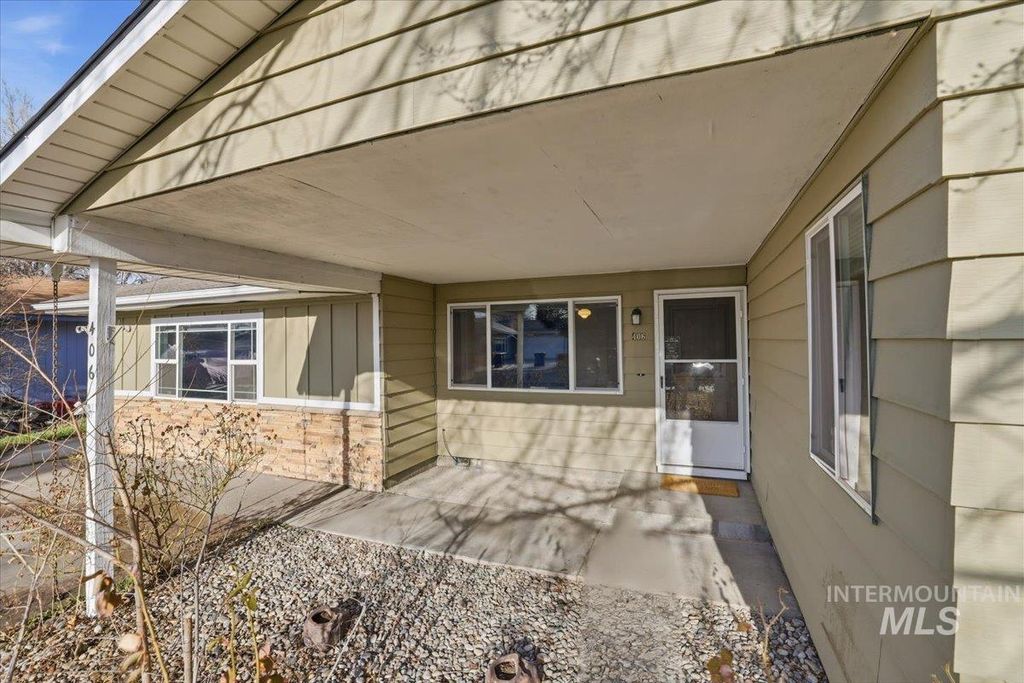 Photo of 406 W 4th N, Mountain Home, ID 83647 (MLS # 98973878)