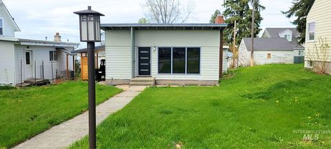 Photo of 113 E South 2nd St, Grangeville, ID 83530 (MLS # 98984086)