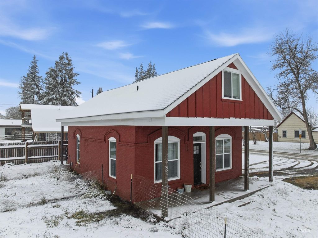 Photo of 350 E Walnut Ave, Genesee, ID 83832 (MLS # 98970287)