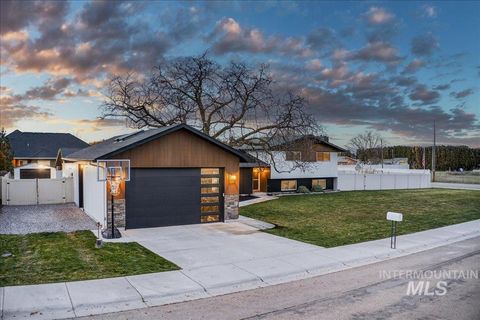 Photo of 4393 N Edelweiss St, Boise, ID 83713 (MLS # 98981271)