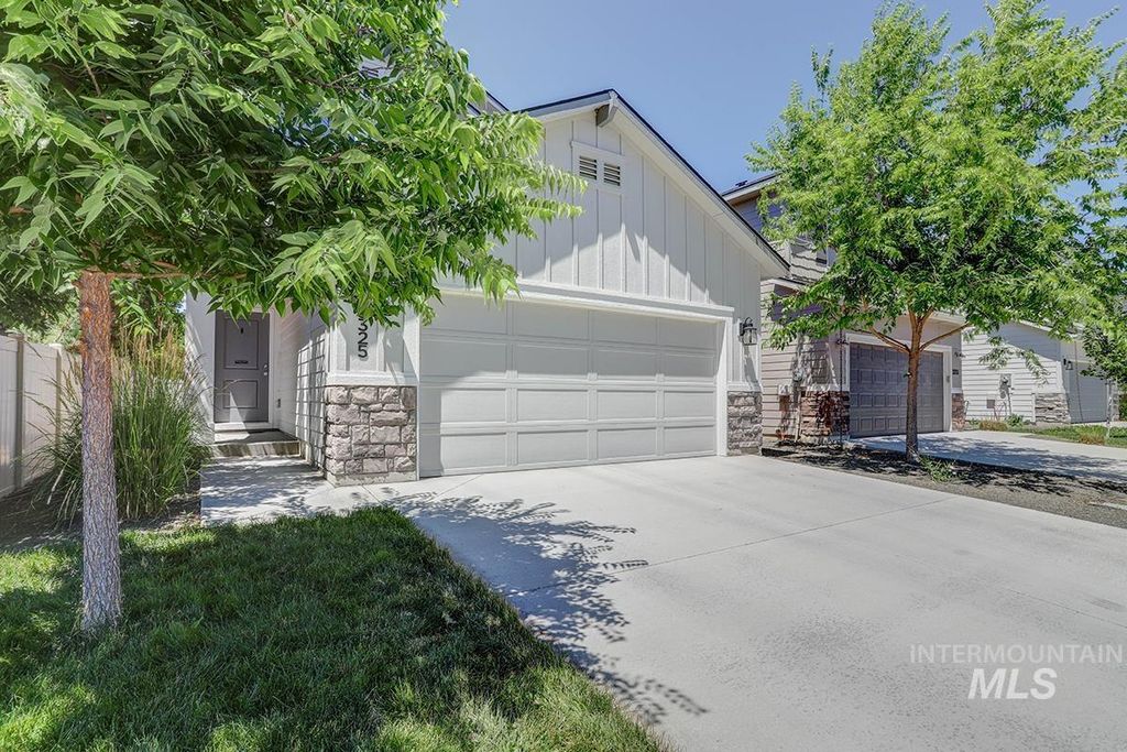 Photo of 3325 S Daybreak Ave, Meridian, ID 83642 (MLS # 98991263)