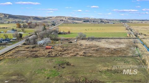Photo of 9350 Dewey Rd, Emmett, ID 83617 (MLS # 98946327)