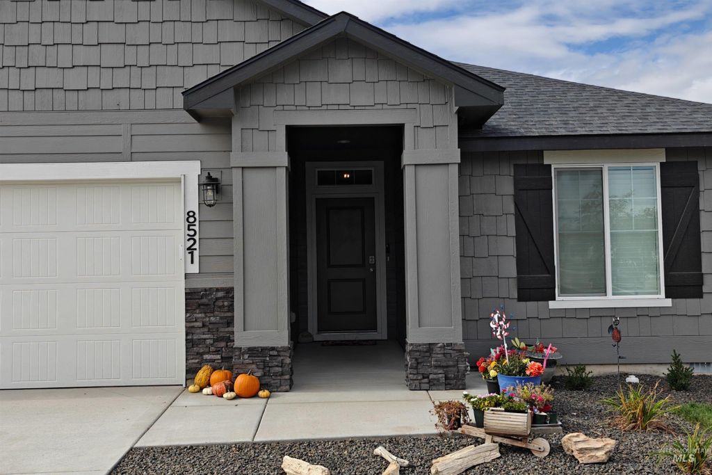 Photo of 8521 S Foraker Way, Kuna, ID 83634 (MLS # 98965215)