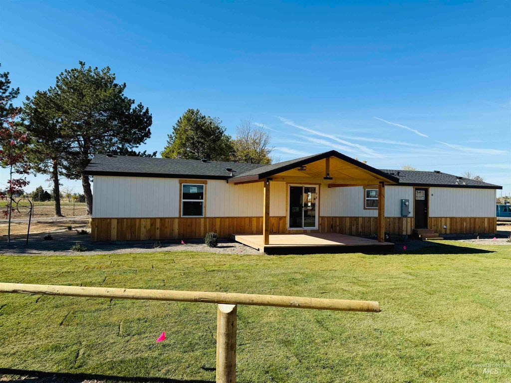 Photo of 4558 NE Lott Rd, Mountain Home, ID 83647 (MLS # 98966047)