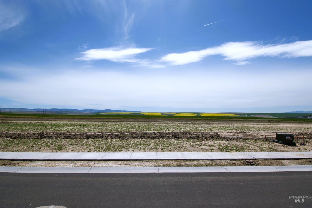 Photo of Lot 4 Block 8 Skyview Estates Phase Iv, Lewiston, ID 83501 (MLS # 99001803)