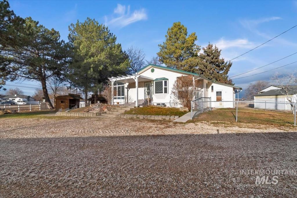 Photo of 3320 Wilson Lane, Nampa, ID 83686 (MLS # 98975277)