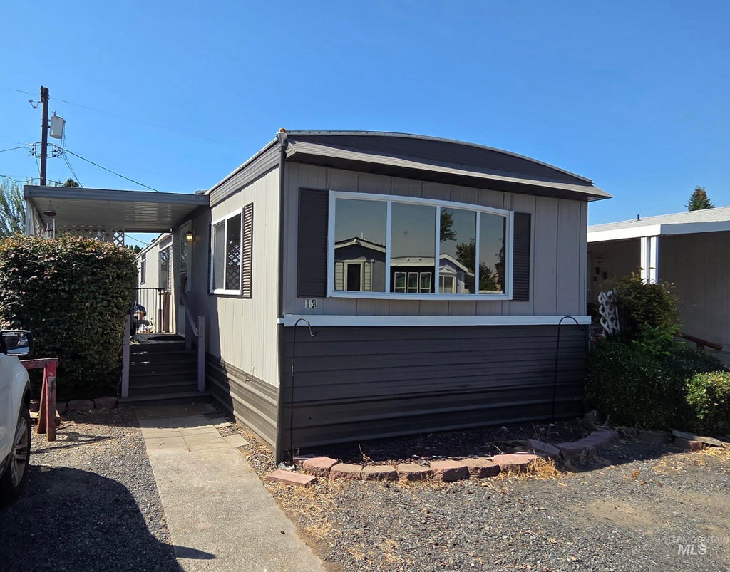 Photo of 924 Vista Ave #Trlr 14, Lewiston, ID 83501 (MLS # 98999262)