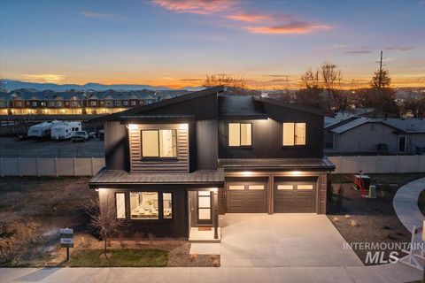 Photo of 60 N Feather Reed Ave, Meridian, ID 83642 (MLS # 98969215)