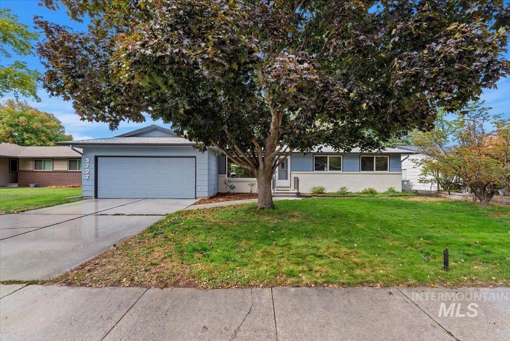 Photo of 3727 S Centennial Way, Boise, ID 83706 (MLS # 98963625)