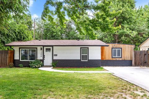Photo of 1304 S Columbus Street, Boise, ID 83705 (MLS # 98989770)