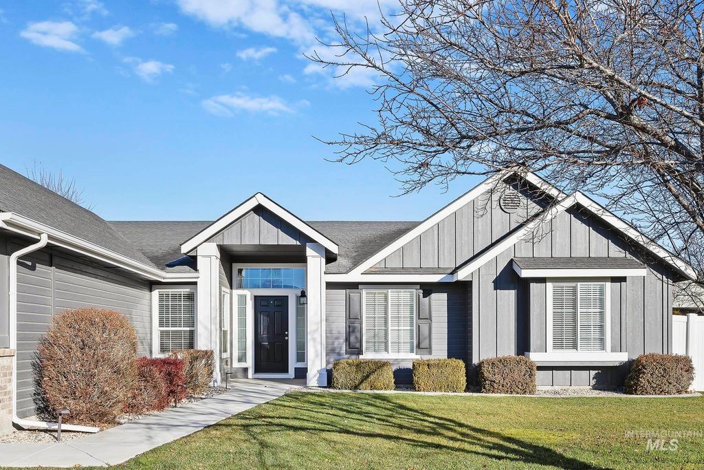 Photo of 234 Canyon Crest Dr W, Twin Falls, ID 83301 (MLS # 98969018)