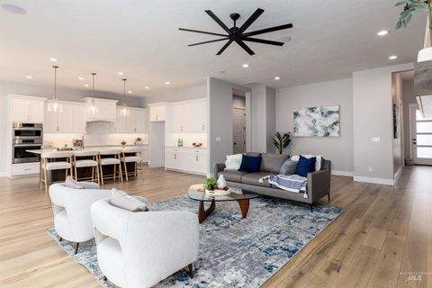 Photo of 6121 S Cubola Way, Meridian, ID 83642 (MLS # 98975338)