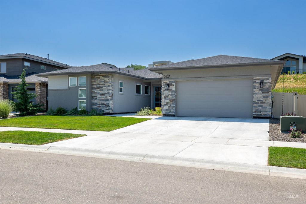 Photo of 6121 S Cubola Way, Meridian, ID 83642 (MLS # 98975338)