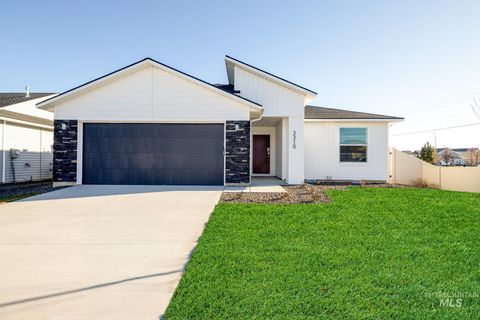 Photo of 3310 S Maple Ranch Way, Nampa, ID 83686 (MLS # 98968435)
