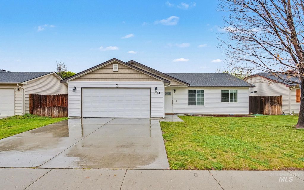 Photo of 624 Cinnabear Dr, Kuna, ID 83634 (MLS # 98982142)