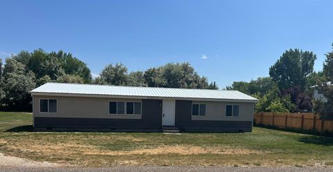 Photo of 487 W 45 North, Burley, ID 83318 (MLS # 98976625)