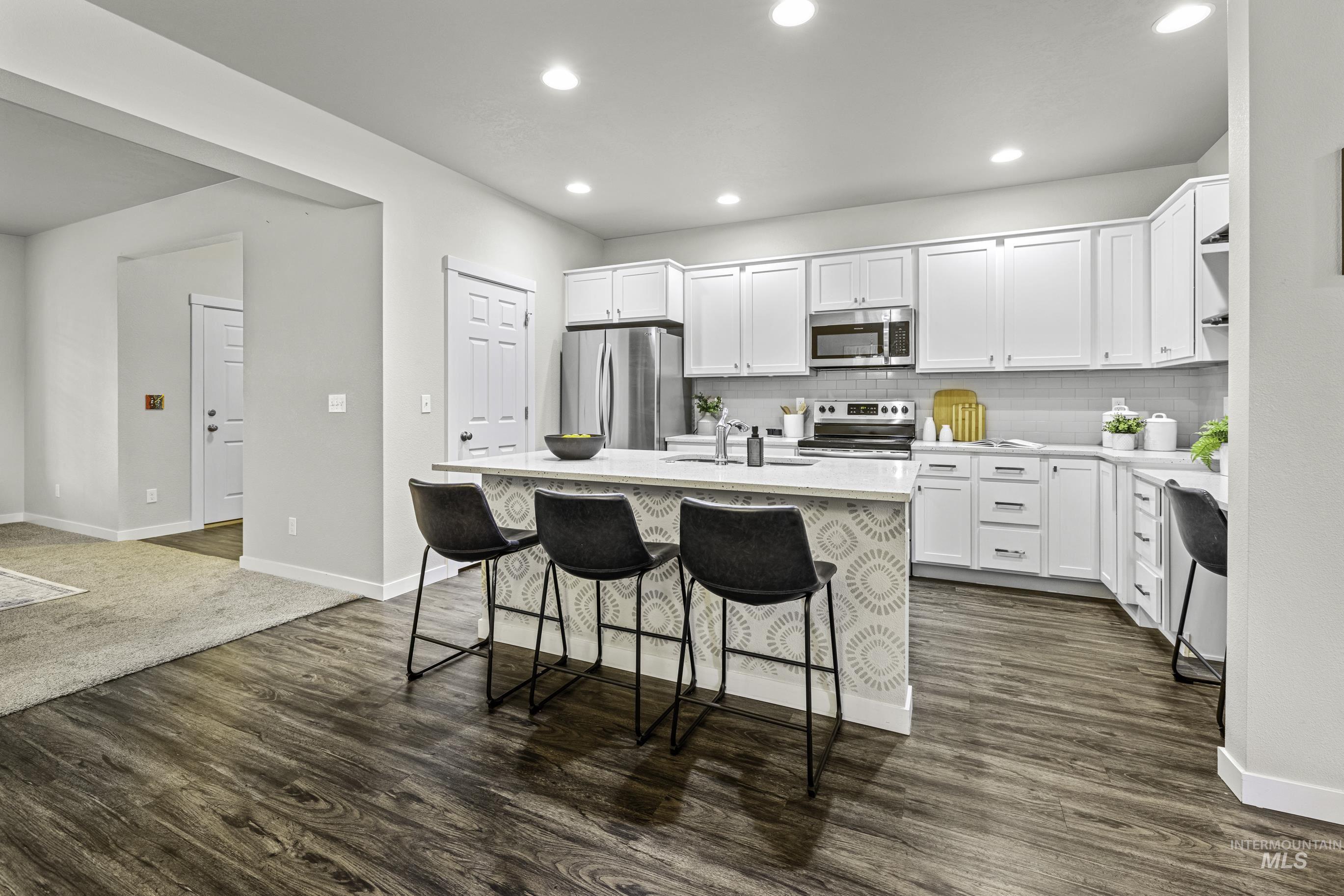 Boise, Idaho 83709, United States, 3 Bedrooms Bedrooms, ,3 BathroomsBathrooms,Residential,Pending,52866