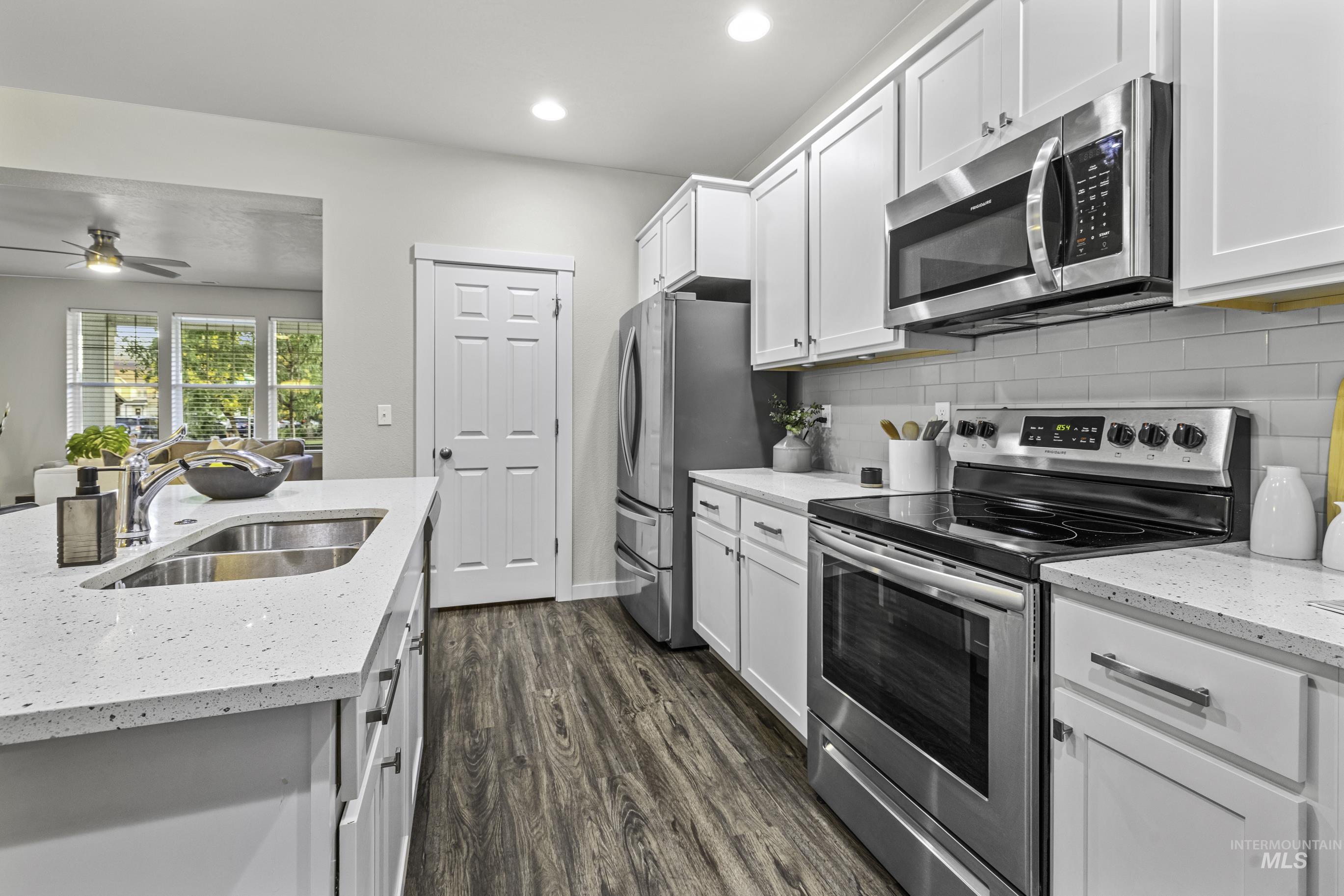 Boise, Idaho 83709, United States, 3 Bedrooms Bedrooms, ,3 BathroomsBathrooms,Residential,Pending,52866