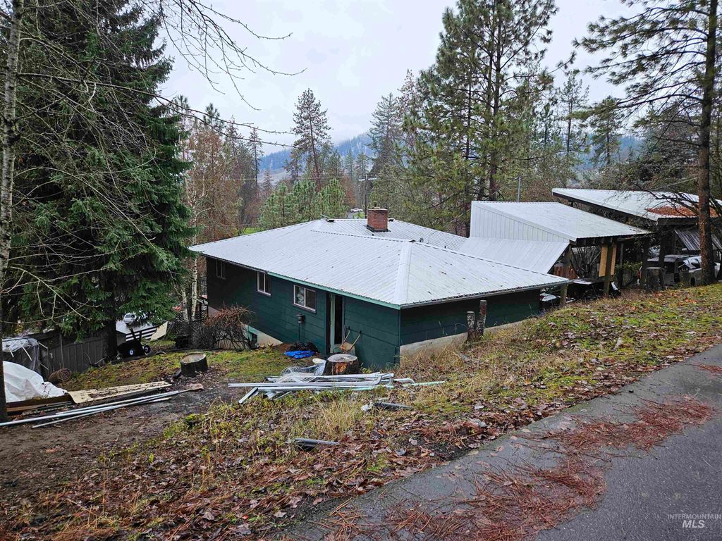 Photo of 804 Pine Drive Heights, Orofino, ID 83544 (MLS # 98968892)